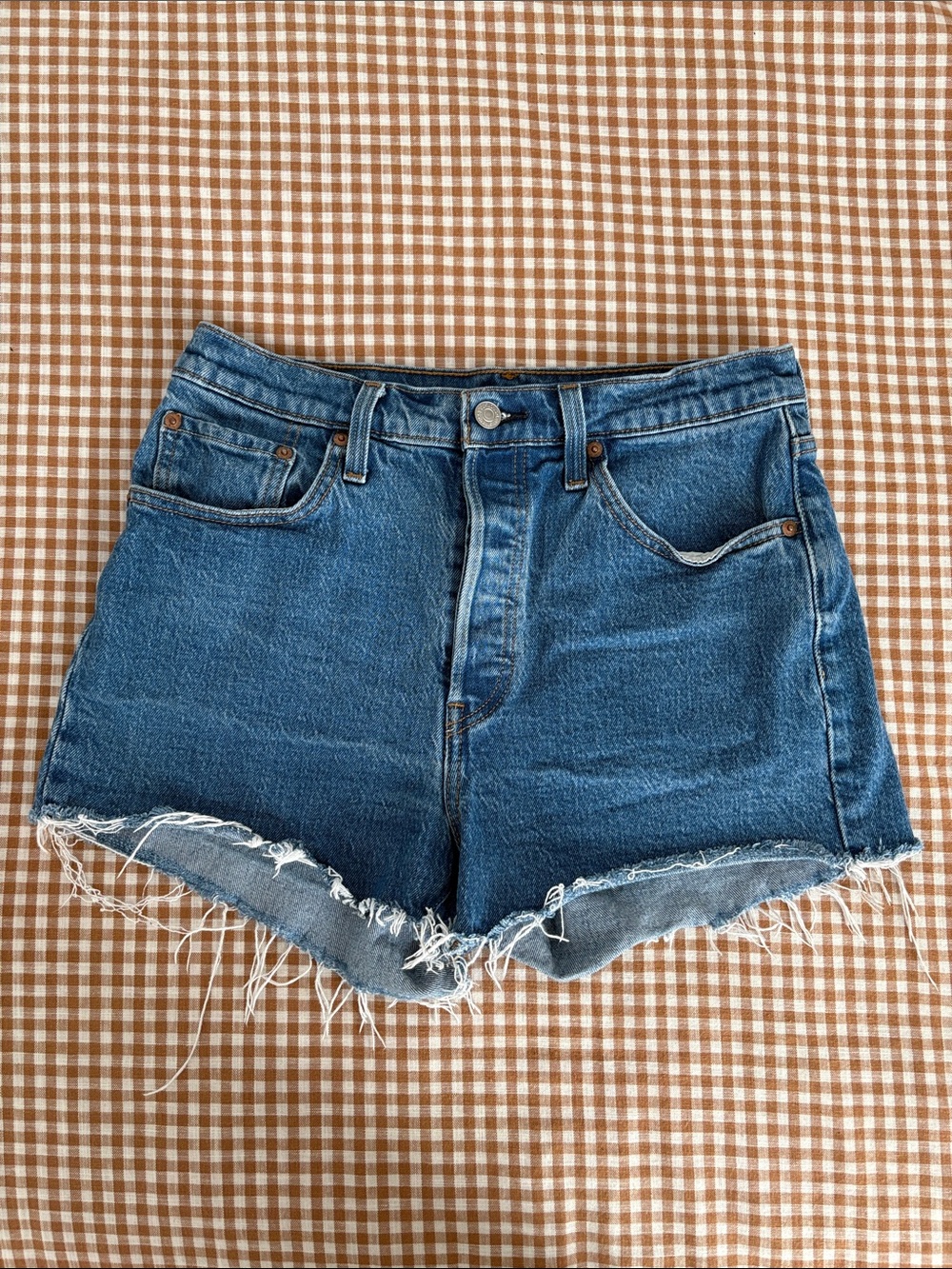 Levi’s High-Rise Raw Hem Denim 501 Shorts